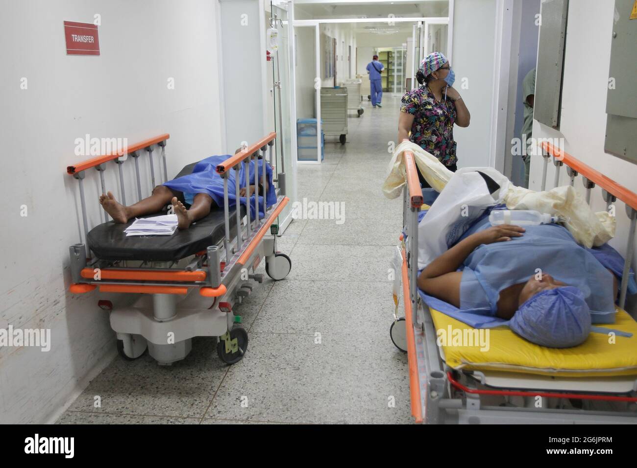 Maracaibo-Venezuela-19-06-2015- maternità Castillo Plaza in donne incinte aspettano il loro turno per il parto di un neonato in ospedale. Foto: José Bula Foto Stock