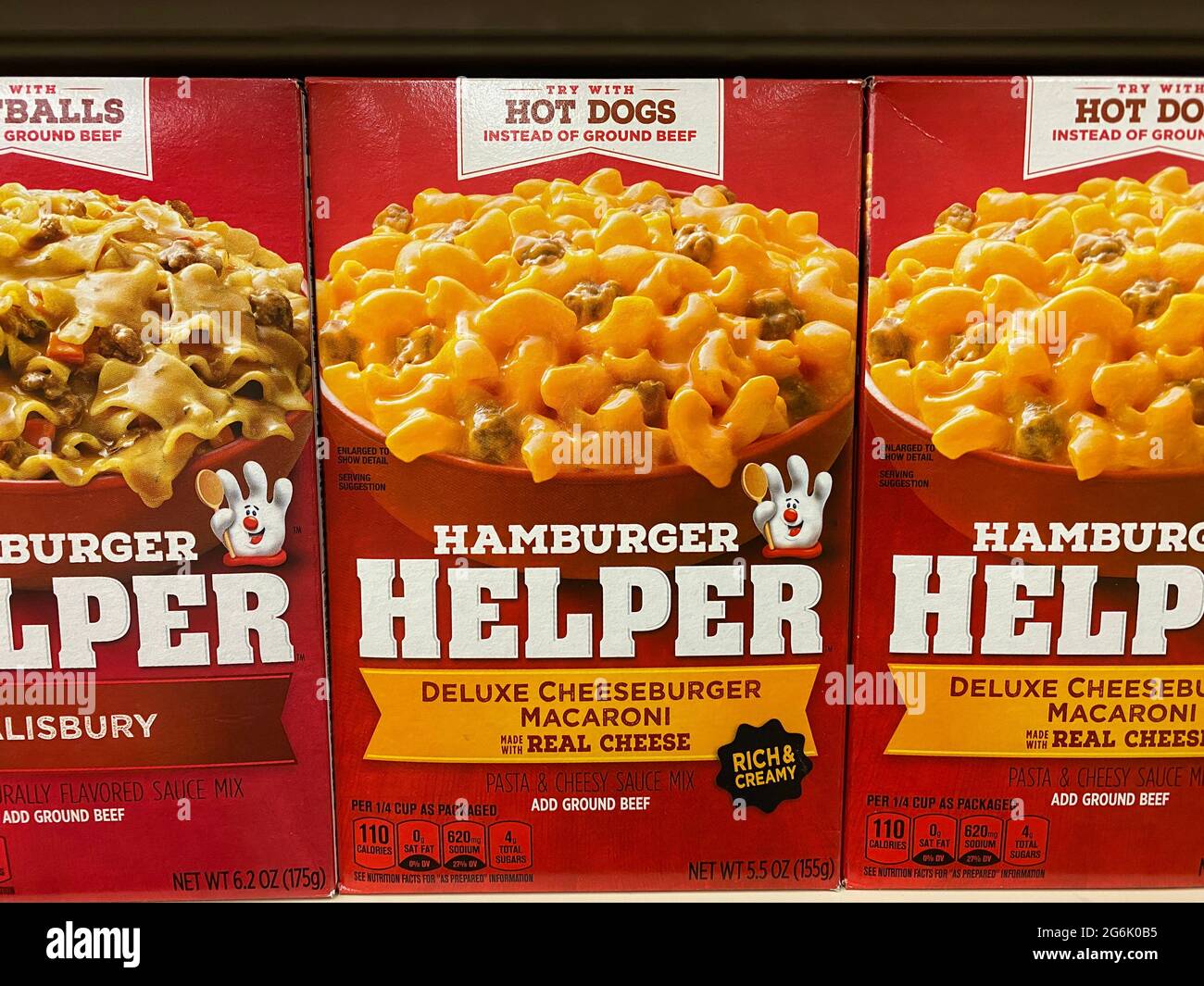 Scatole di Hamburger Helper su uno scaffale Foto Stock
