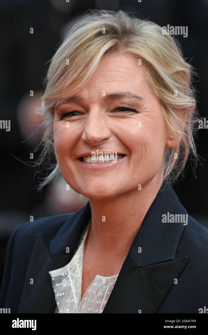 Cannes, Francia. 06 luglio 2021, Anne Elisabeth Lemoine durante la cerimonia di apertura del 74a Festival di Cannes il 6 luglio 2021 a Cannes, Francia. Foto di Julien Reynaud/APS-Medias/ABACAPRESS.COM Foto Stock