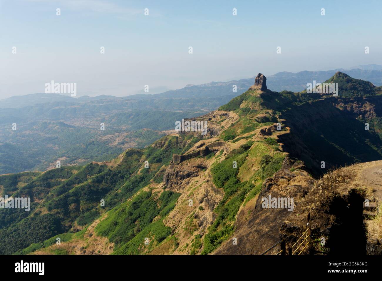 Fortezza di Torna, Charhat wadi, Maharashtra, India Foto Stock