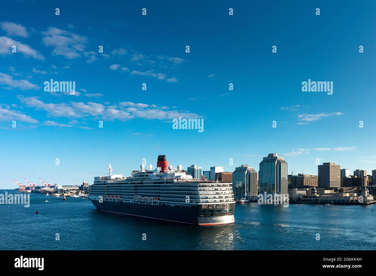 Cunard Liner Queen Elizabeth con partenza da Halifax, Cananda Foto Stock