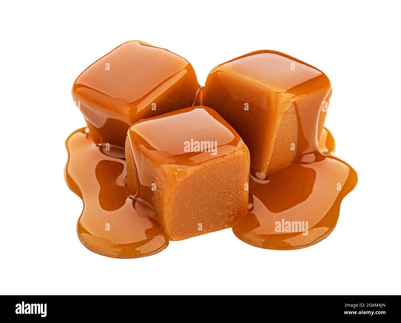 Caramello caramello caramello e salsa al caramello isolato su sfondo bianco Foto Stock