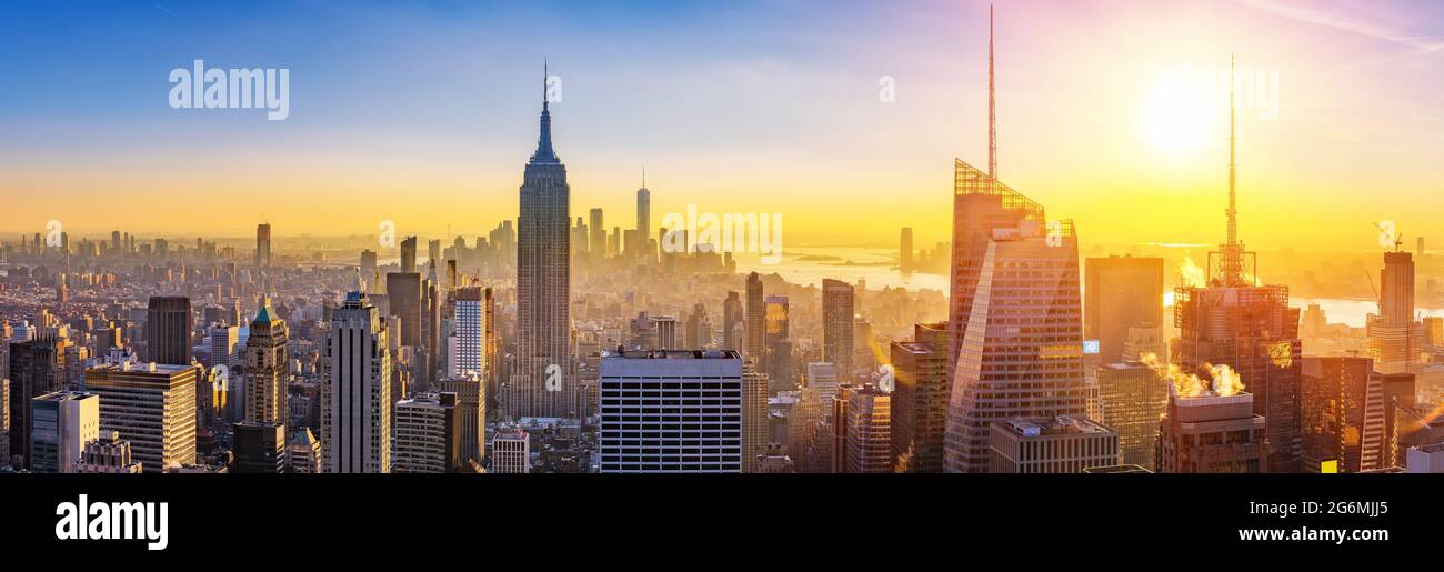 Vista aerea della città di New York Manhattan al tramonto Foto Stock