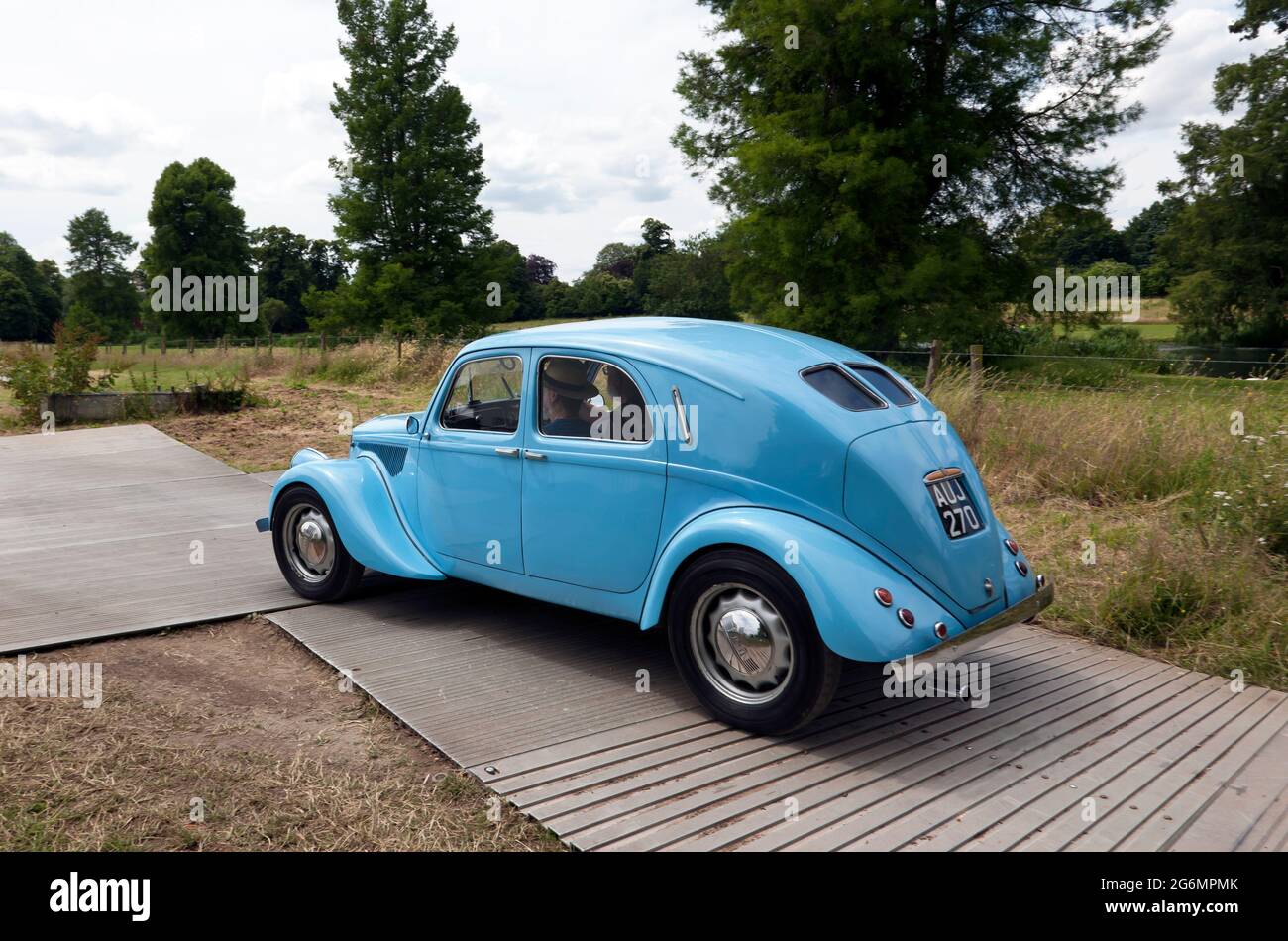 A Blue, 1938, Lancia Aprilia, presentato al London Classic Car Show 2021 Foto Stock