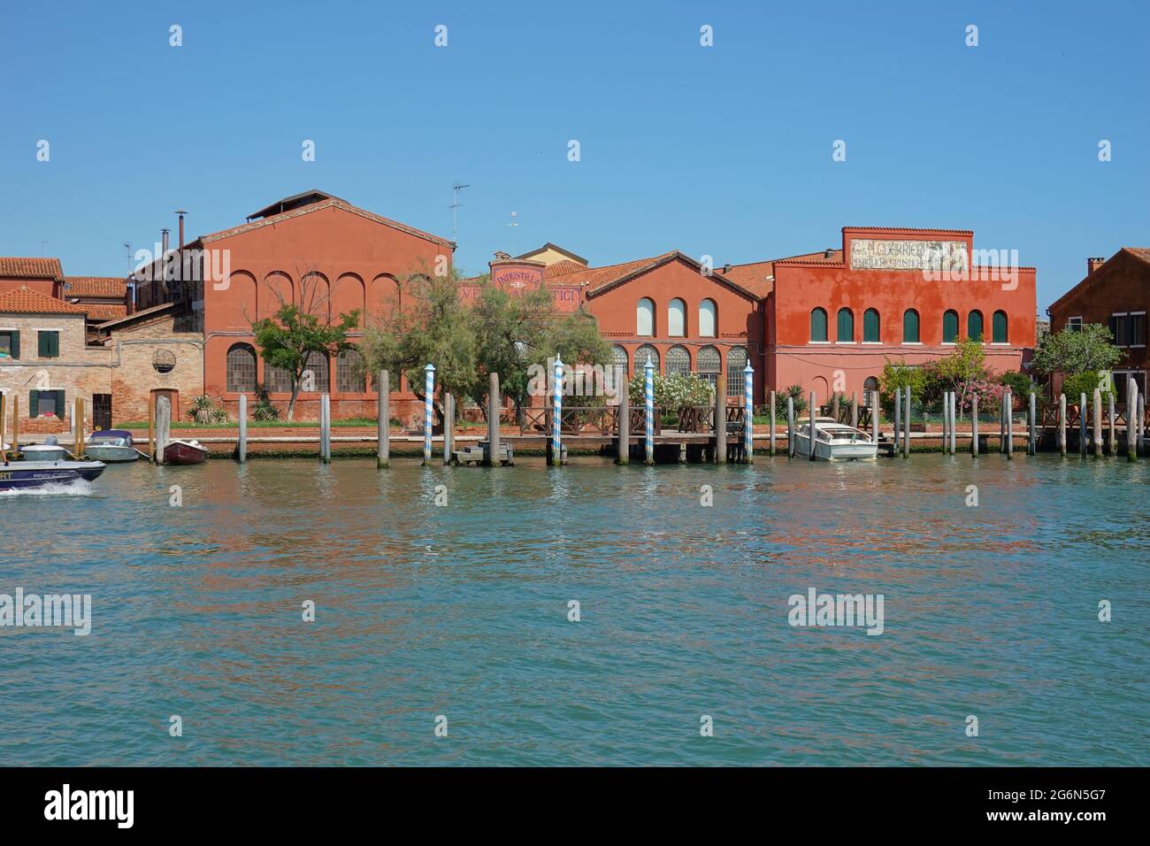 Vetisch Muran, ist eine Inselgruppe nordöstlich der Altstadt von Venedig in der Lagune von Venedig. Sie ist bekannt für ihre Glaskunst, lebt Foto Stock