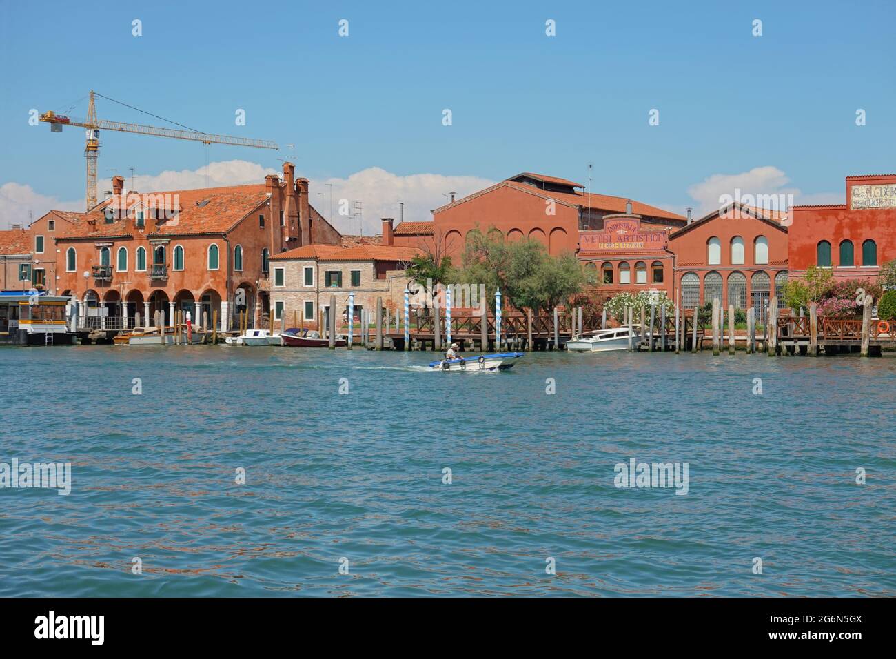 Vetisch Muran, ist eine Inselgruppe nordöstlich der Altstadt von Venedig in der Lagune von Venedig. Sie ist bekannt für ihre Glaskunst, lebt Foto Stock