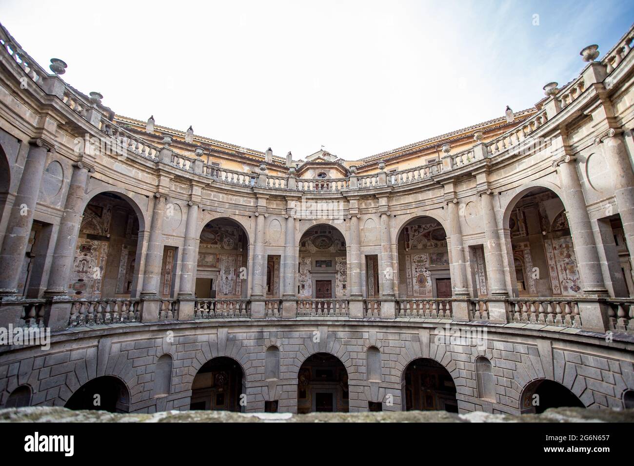 Caprarola, Viterbo, Lazio, Italia, Aprile 2019: All'interno di Palazzo Farnese, chiamato anche Villa Farnese, famosa villa con splendido giardino situata a Caprarola, Viterbo nel Lazio settentrionale, Italia Foto Stock