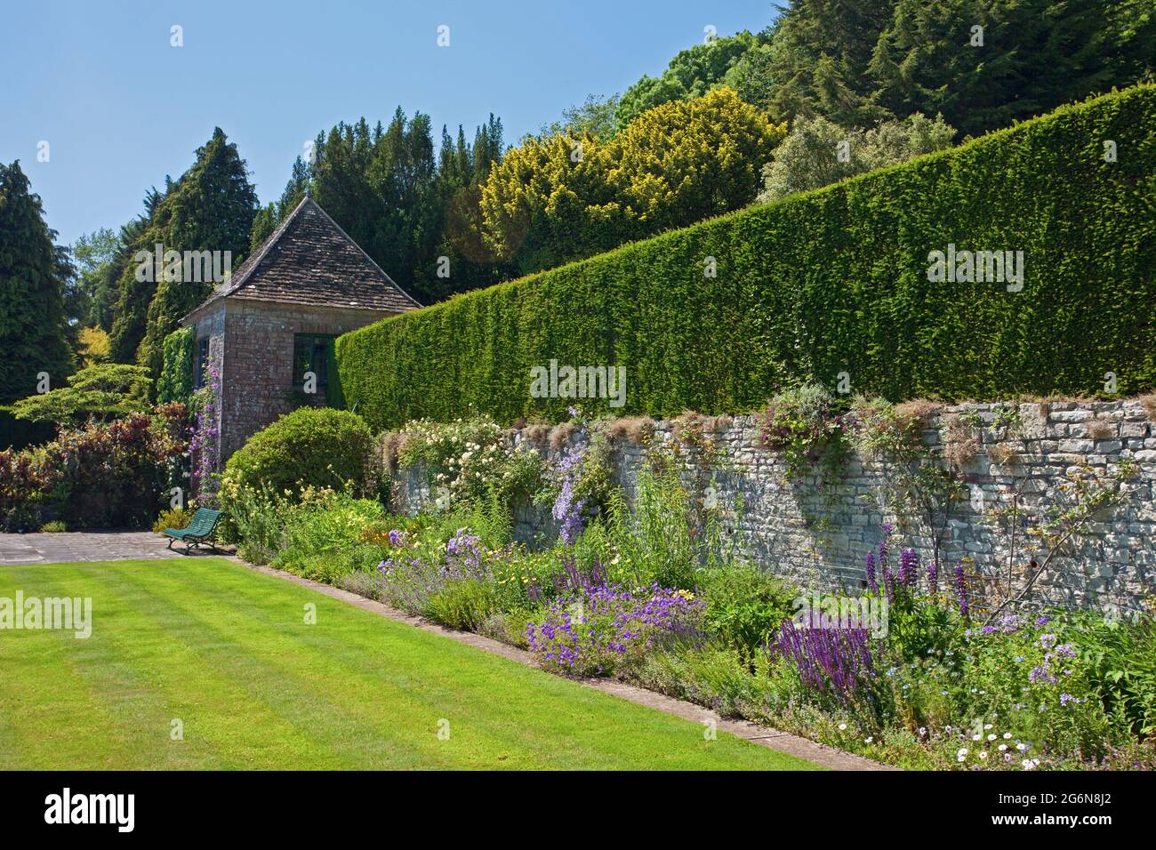 Un confine colorato in Milton Lodge Gardens, nr Wells, Somerset, Inghilterra Regno Unito Foto Stock