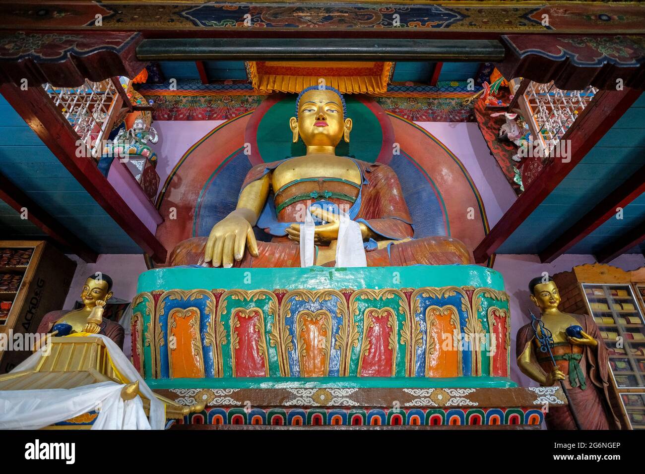 Manali, India - 2021 giugno: Himalayan Nyingmapa Gompa è un monastero buddista situato a Manali il 26 giugno 2021 a Himachal Pradesh, India. Foto Stock