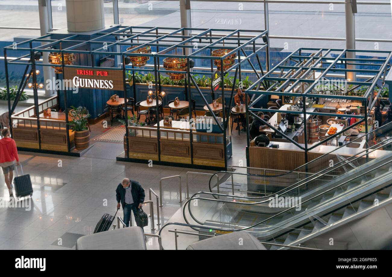 Guinness Irish pub, aeroporto internazionale Domodedovo, DME, Mosca, Russia Foto Stock