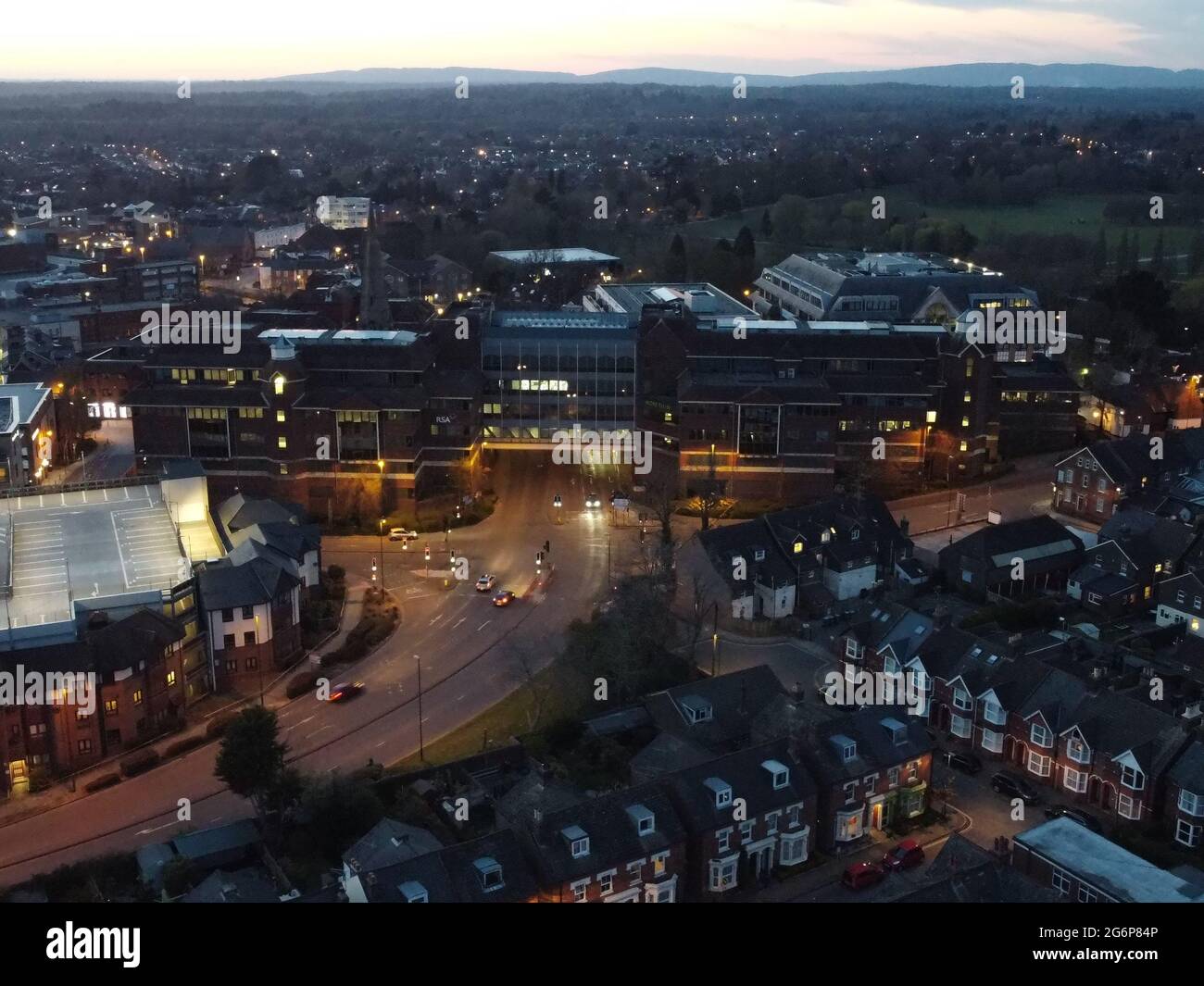 Vista aerea del centro di Horsham, con vista sul Royal Sun Alliance Building. Foto Stock