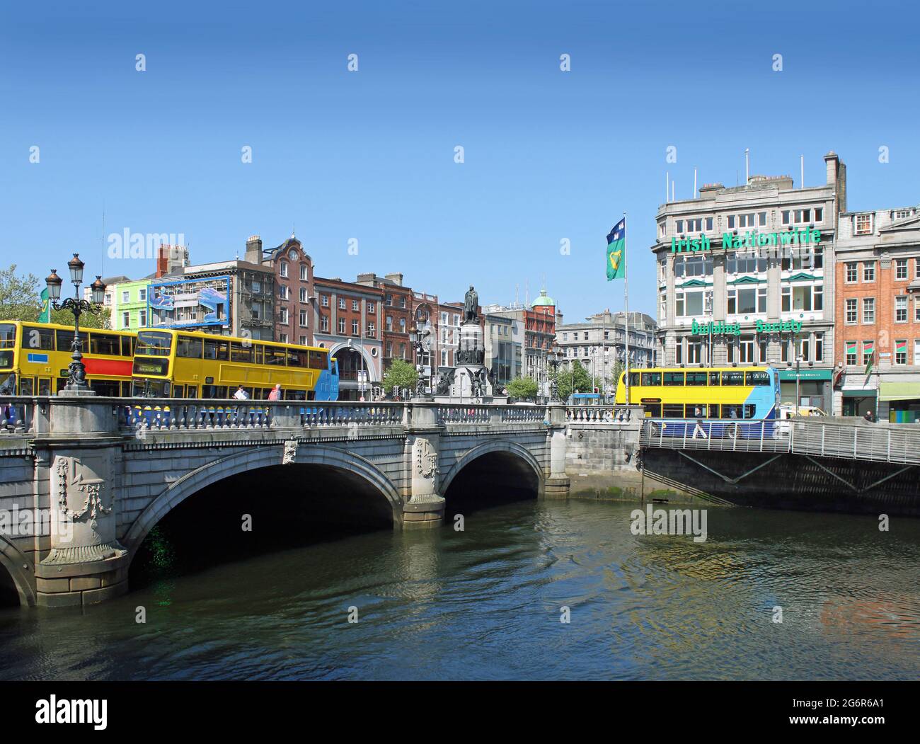 Il centro di Dublino e lo storico o'Connell Bridge & Street. Foto Stock