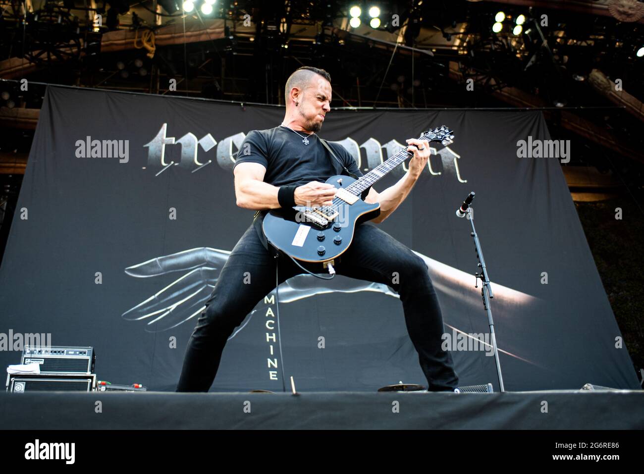 MILANO, MILANO SUMMER FESTIVAL, ITALIA: Il chitarrista, cantante e scrittore americano Mark Tremonti, esibendosi in diretta sul palco del festival estivo di Milano 2018, in occasione del tour mondiale "Legacy of Beast" 2018 di Iron Maiden Foto Stock
