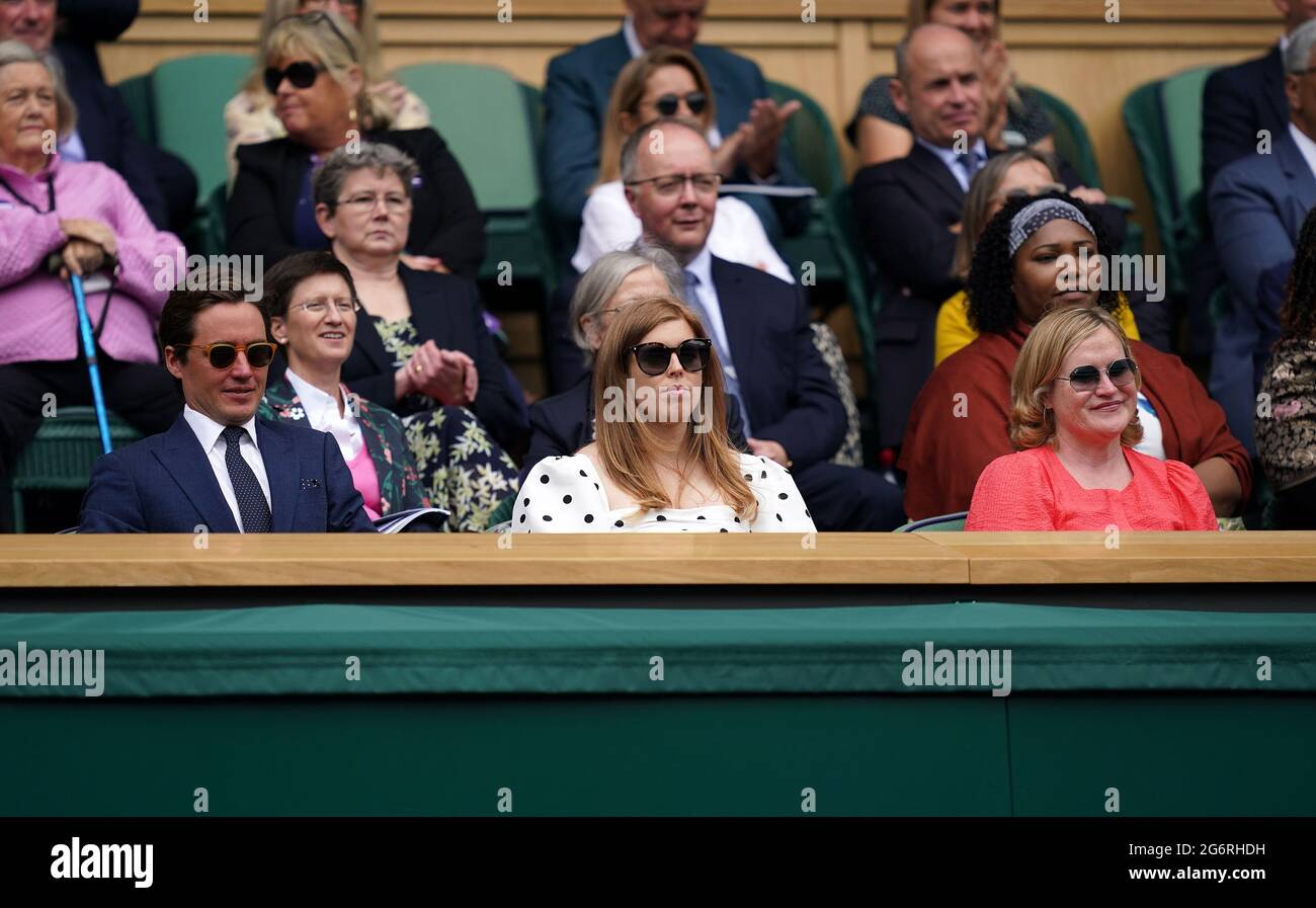 Edoardo Mapelli Mozzi, Principessa Beatrice e Annabelle Galletley nella Royal Box al Centre Court il giorno 10 di Wimbledon presso l'All England Lawn Tennis and Croquet Club di Wimbledon. Data immagine: Giovedì 8 luglio 2021. Foto Stock