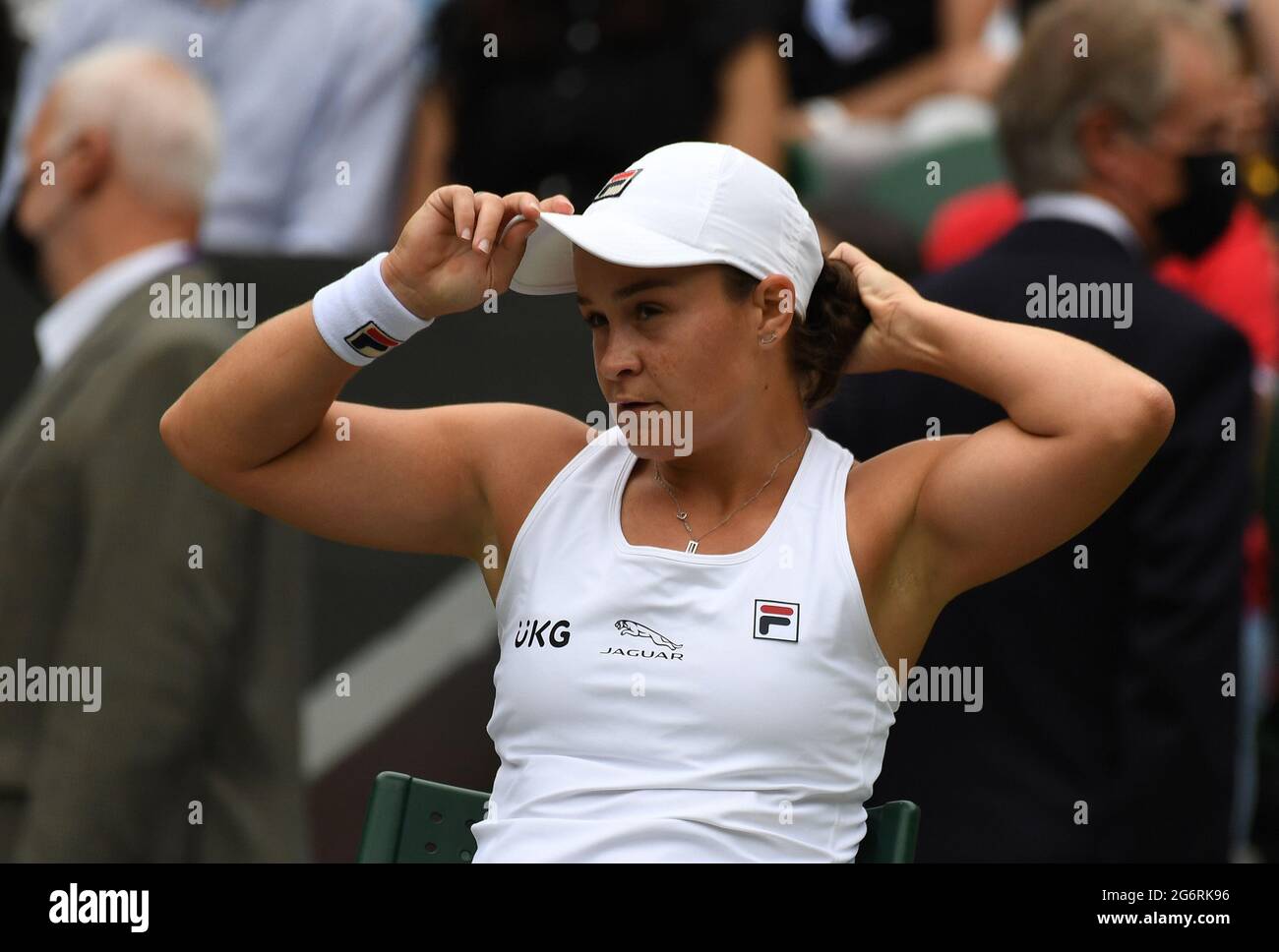 Londra, GBR. 8 luglio 2021. London Wimbledon Championships Day 10 08/07/2021 Asleigh Barty (AUS)in semifinale contro Angelique Curber (GER) Credit: Roger Parker/Alamy Live News Foto Stock