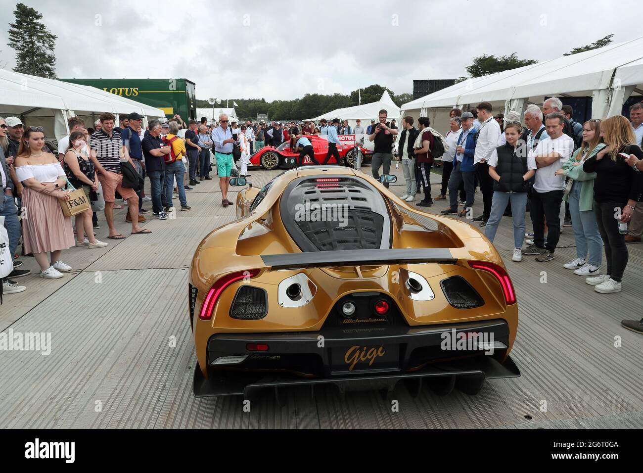 Goodwood, West Sussex, Regno Unito. 8 luglio 2021. Vista del paddock principale al Goodwood Festival of Speed – ‘The Maestros – Motorsports Great All-Rounders’, a Goodwood, West Sussex, UK. © Malcolm Greig/Alamy Live News Foto Stock