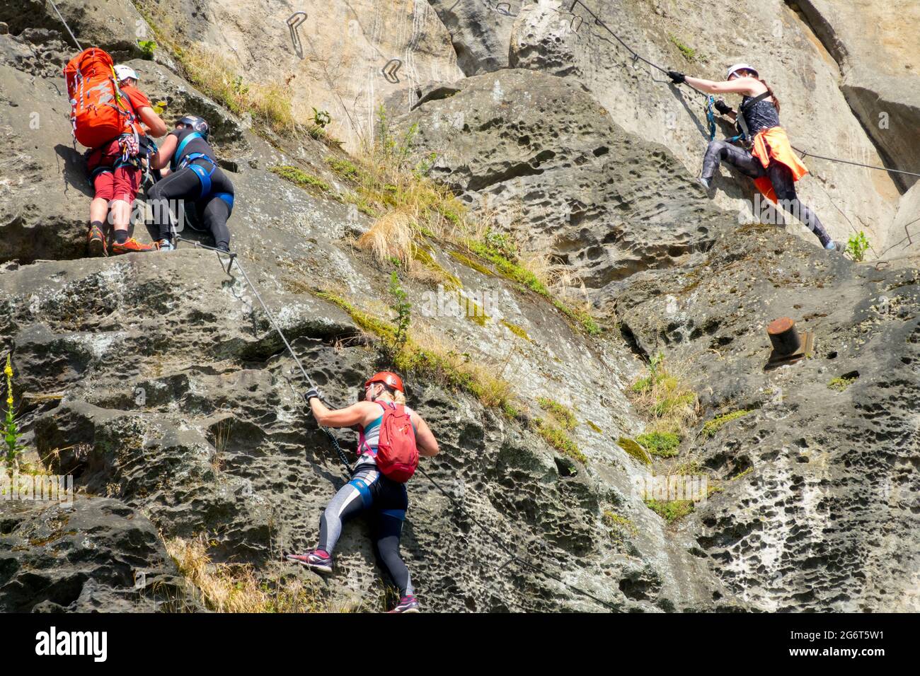 Scalatori su Via Ferrata Decin Repubblica Ceca arrampicata su roccia Foto Stock