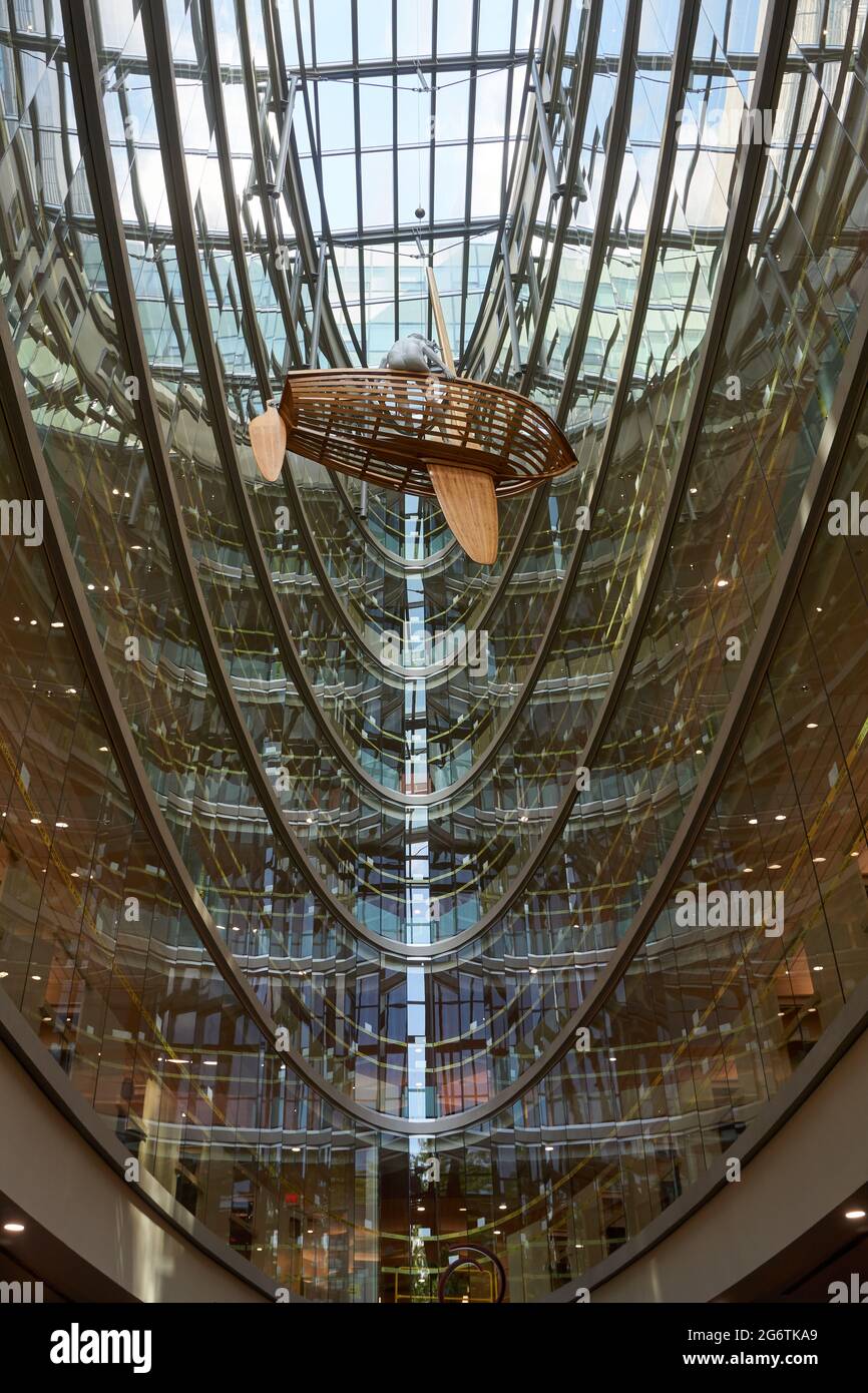 Grande atrio coperto di vetro del Gordon e del Leslie Diamond Healthcare Center presso il Vancouver General Hospital, Vancouver, British Columbia, Canada Foto Stock