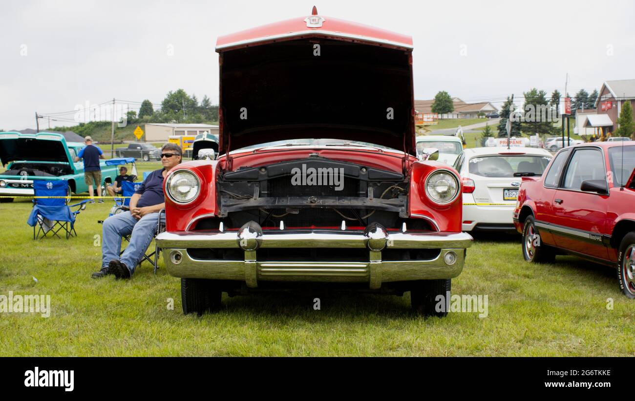 Il fronte di un 1953 Mercurio Foto Stock Il fronte di un 1953 Mercurio Foto Stock