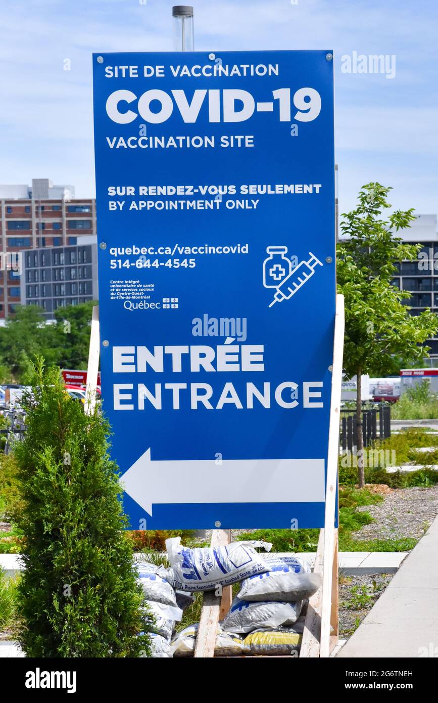 Ingresso di un sito di vaccinazione Covid-19, Montreal Canada Foto Stock