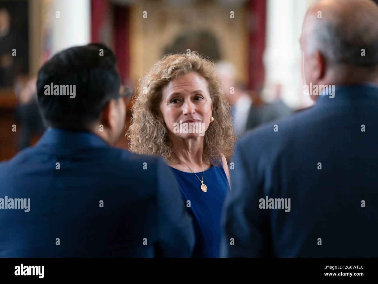 La Rep. Di Stato Donna Howard, D-Austin, ascolta i colleghi il primo giorno della sessione speciale dell'8 luglio 2021. Credit: Bob Daemmrich/Alamy Live News Foto Stock