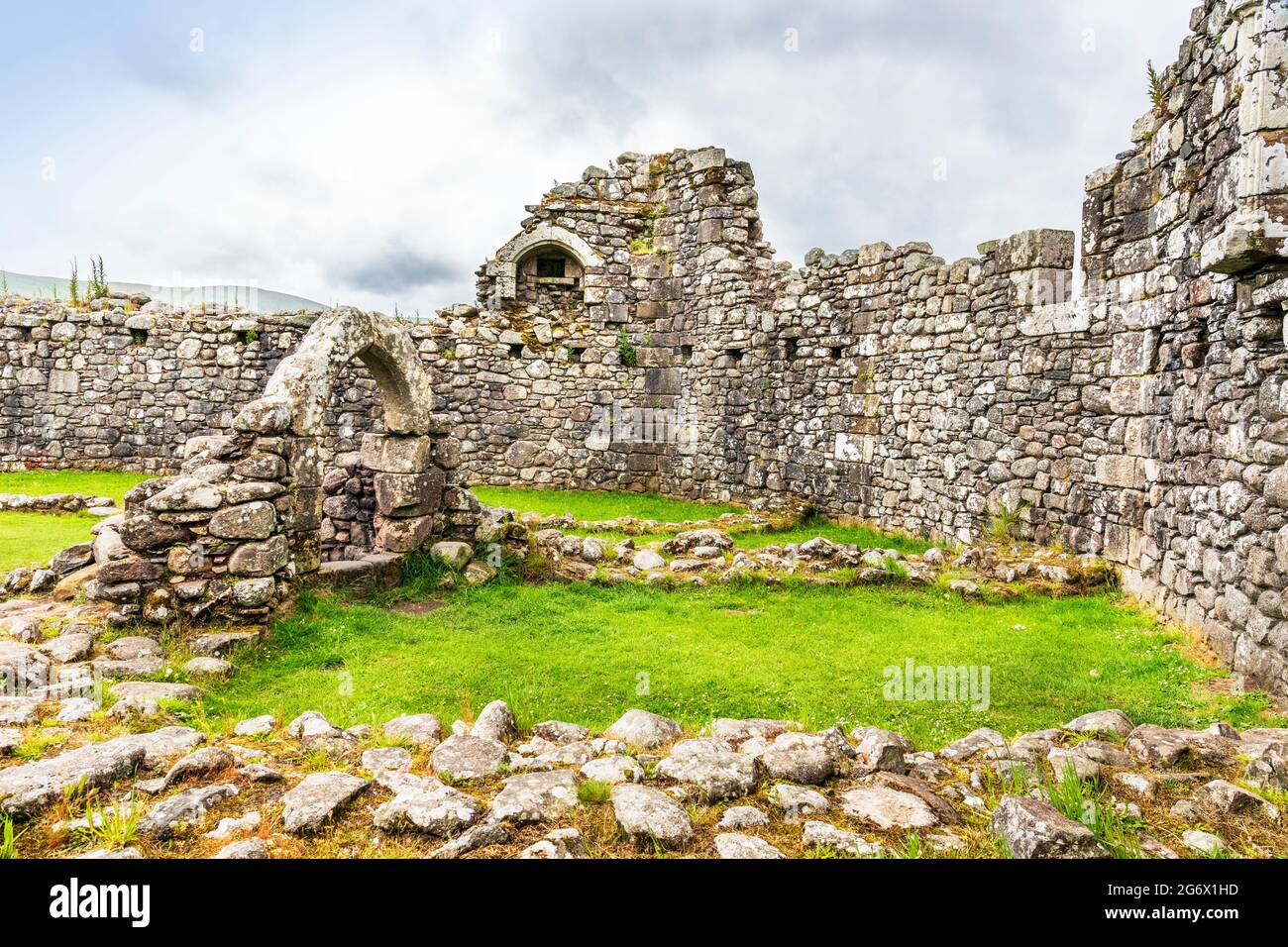 Interno del castello di Loch Doon. Il castello è mantenuto dalla storica Scozia. Costruito nel 13 ° secolo su un'isola in Loch Doon da Bruce, conte di auto Foto Stock