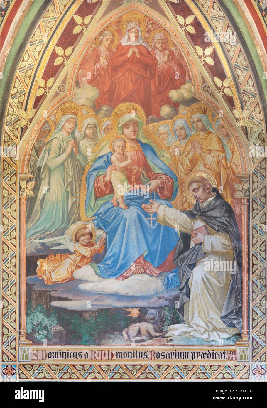 VIENNA, AUSTIRA - GIUNI 17, 2021: L'affresco della Madonna che presenta il Rosario a san. Dominic la chiesa di Votivkirche dei fratelli Carl e Franz Jobst Foto Stock