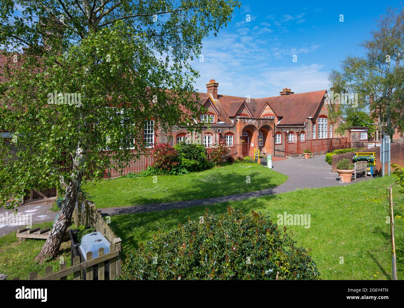 St Philip's Roman Catholic Primary School, un edificio storico di grado II costruito nel 1898 (Leonard Stokes) in London Road, Arundel, West Sussex, Inghilterra, Regno Unito Foto Stock