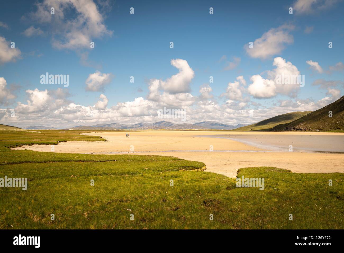 Un'estate soleggiata 3 foto HDR di una deserta Northton Beach, Traigh An Taoibh Thuath, sull'isola di Harris, Western Isles, Scozia. 20 giugno 2021 Foto Stock
