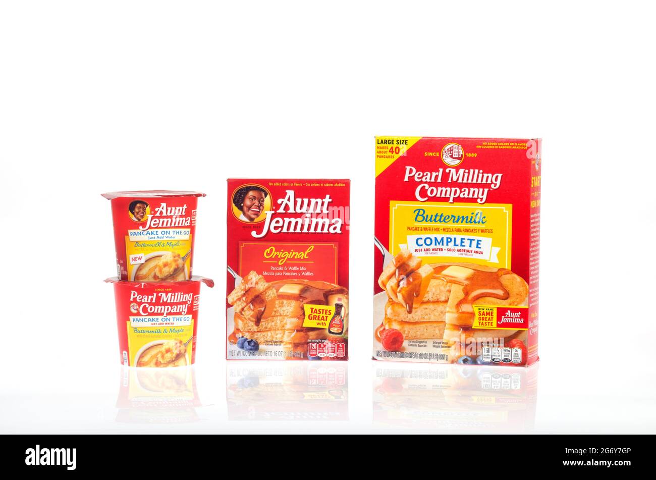 Pearl Milling Company e zia Jemima Pancake Mix Box e Instant on the Go Cups Foto Stock