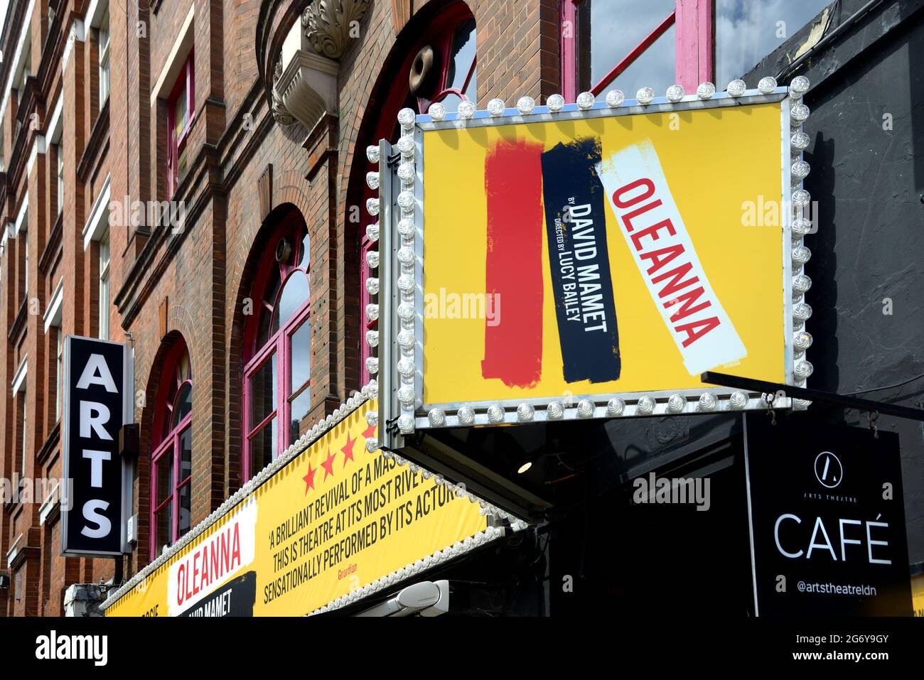 Londra, Inghilterra, Regno Unito. 'Oleanaa' di David Mamet al Teatro dell'Arte, Luglio 2021 Foto Stock