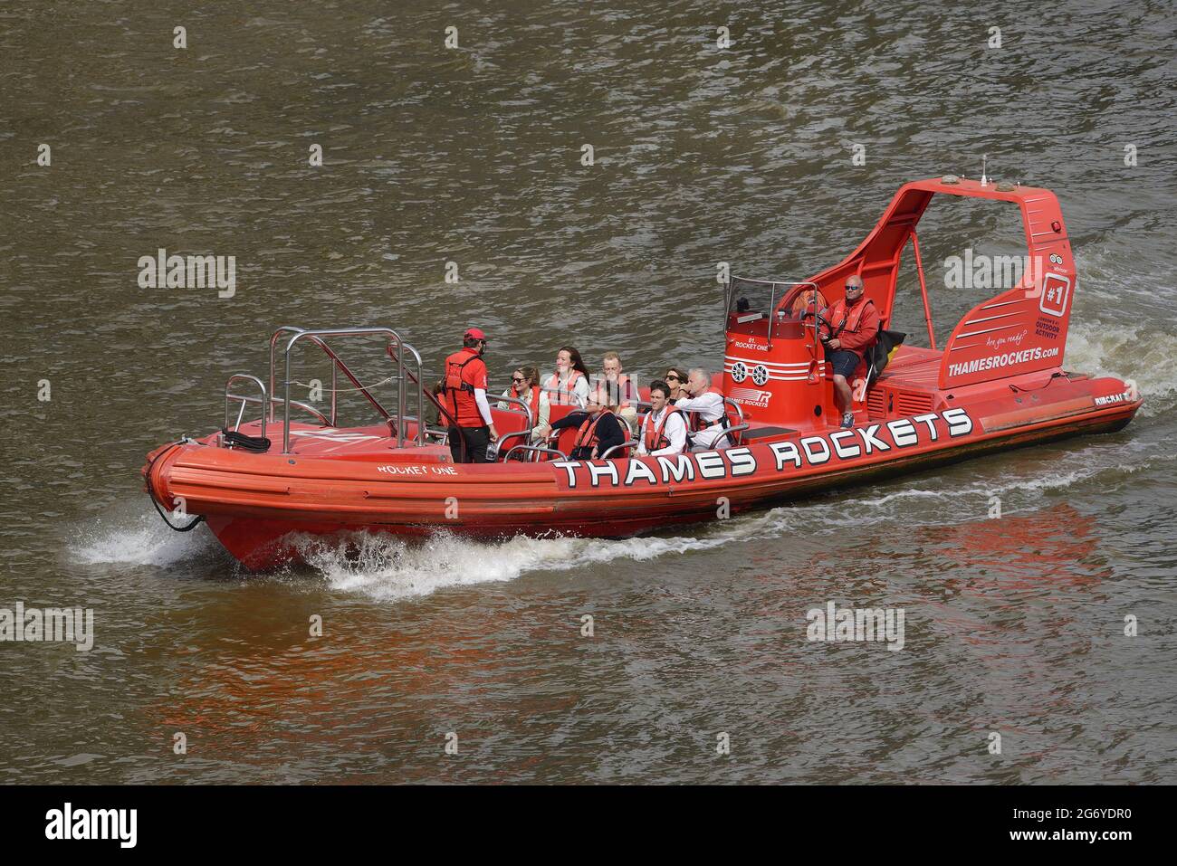 Londra, Inghilterra, Regno Unito. Tamigi Rockets barca turistica sul Tamigi Foto Stock