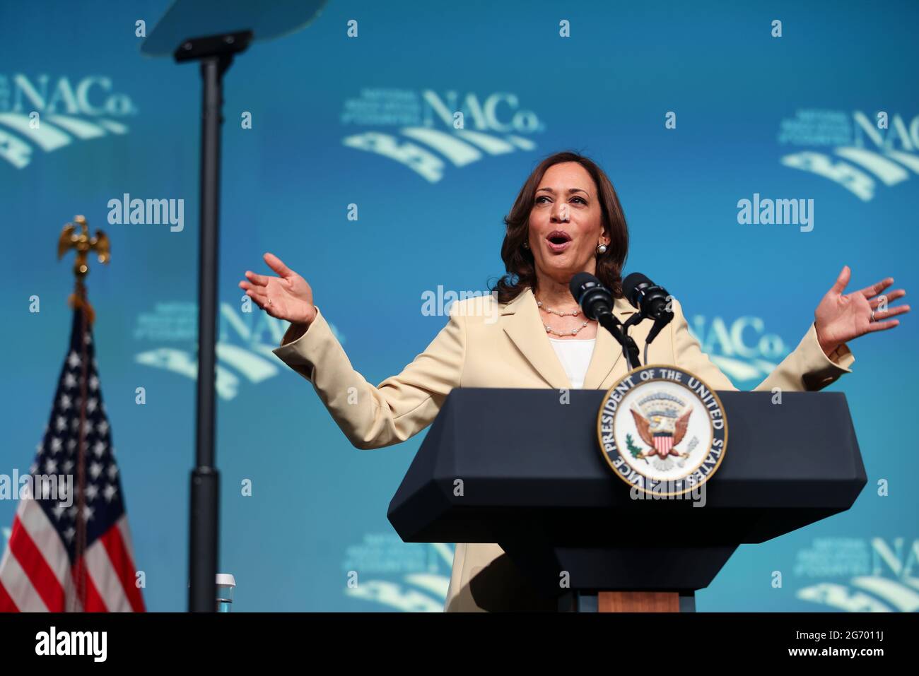Oxon Hill, Stati Uniti. 09 luglio 2021. Il vice presidente Kamala Harris ha espresso le sue osservazioni presso la National Association of Counties al National Harbor il 9 luglio 2021 a Oxon Hill, MD. (Foto di Oliver Contreras/SIPA USA) Credit: Sipa USA/Alamy Live News Foto Stock