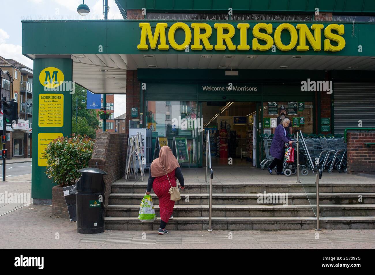 West Drayton, London Borough of Hillingdon, Regno Unito. 9 luglio 2021. I proprietari dei supermercati Morrisons sono ampiamente segnalati per essere in considerazione una vendita della loro attività ad una società di private equity chiamata Fortezza per £6,3 miliardi. Credit: Maureen McLean/Alamy Live News Foto Stock