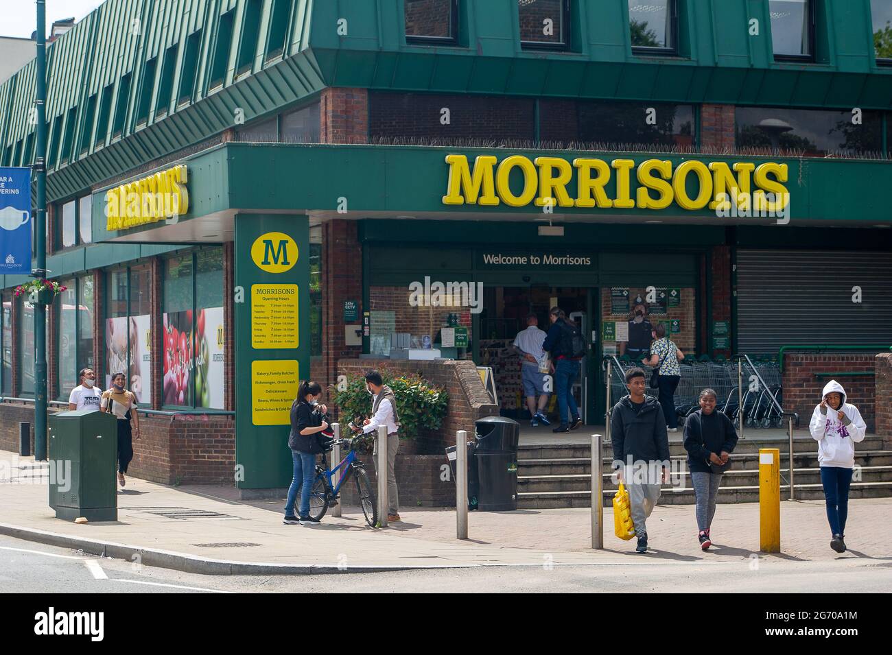 West Drayton, London Borough of Hillingdon, Regno Unito. 9 luglio 2021. I proprietari dei supermercati Morrisons sono ampiamente segnalati per essere in considerazione una vendita della loro attività ad una società di private equity chiamata Fortezza per £6,3 miliardi. Credit: Maureen McLean/Alamy Live News Foto Stock