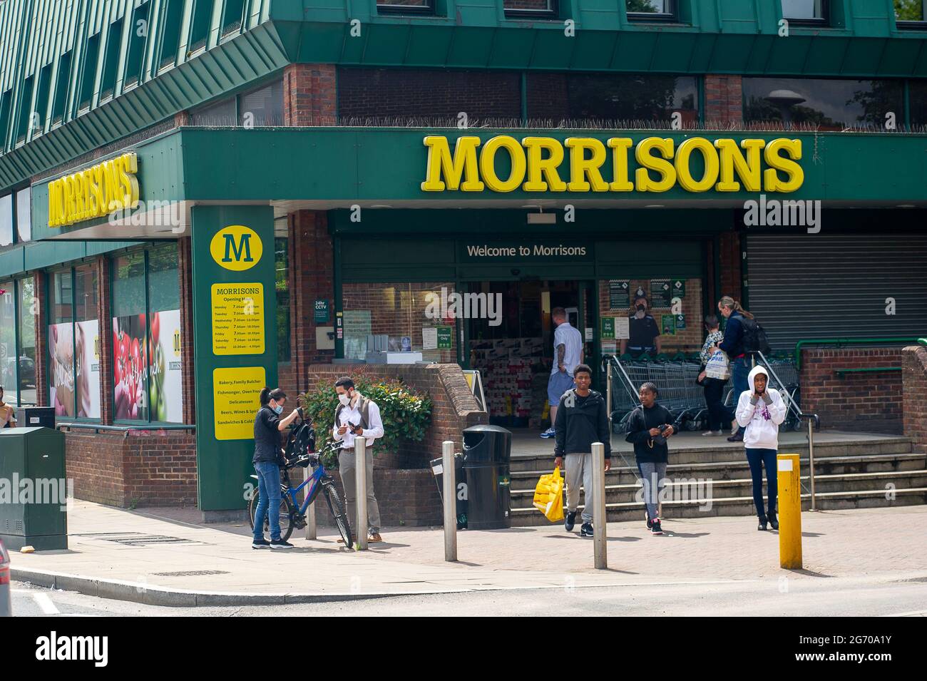 West Drayton, London Borough of Hillingdon, Regno Unito. 9 luglio 2021. I proprietari dei supermercati Morrisons sono ampiamente segnalati per essere in considerazione una vendita della loro attività ad una società di private equity chiamata Fortezza per £6,3 miliardi. Credit: Maureen McLean/Alamy Live News Foto Stock