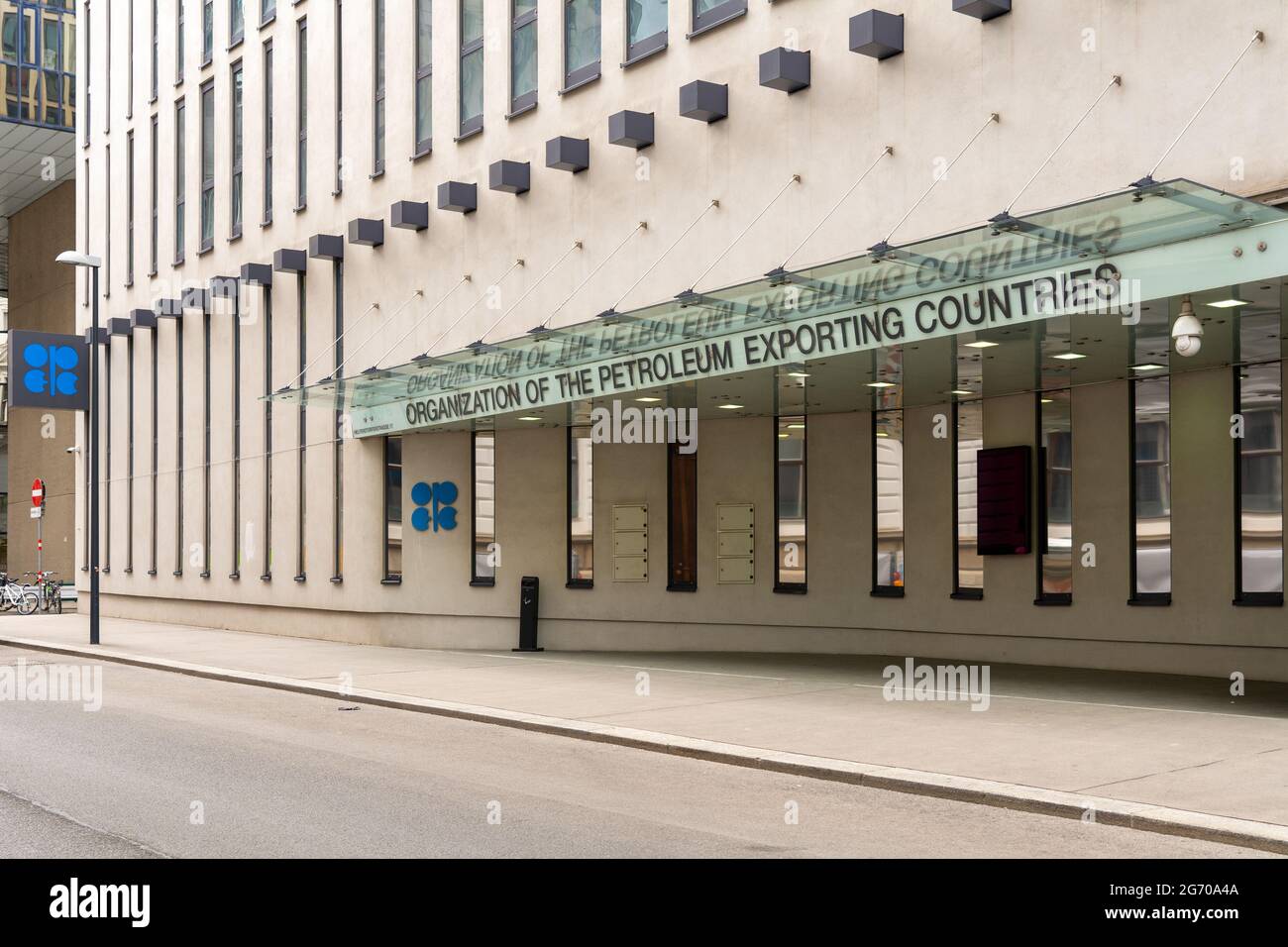 Ingresso principale all'Organizzazione dei paesi esportatori di petrolio sede dell'OPEC a Vienna, Austria Foto Stock