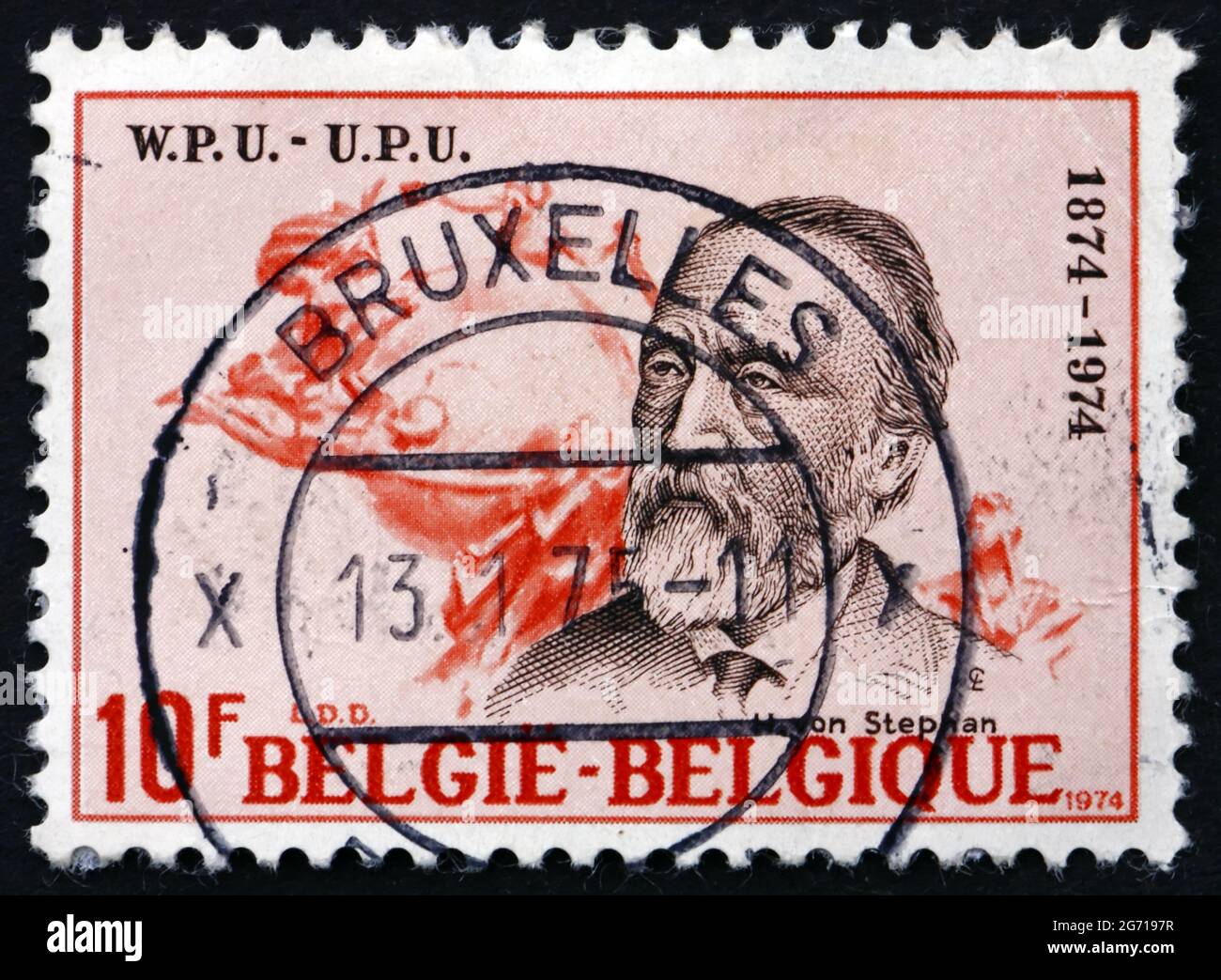 BELGIO - CIRCA 1974: Un francobollo stampato in Belgio mostra Heinrich von Stephan, direttore generale della posta per l'Impero tedesco che ha riorganizzato il po tedesco Foto Stock