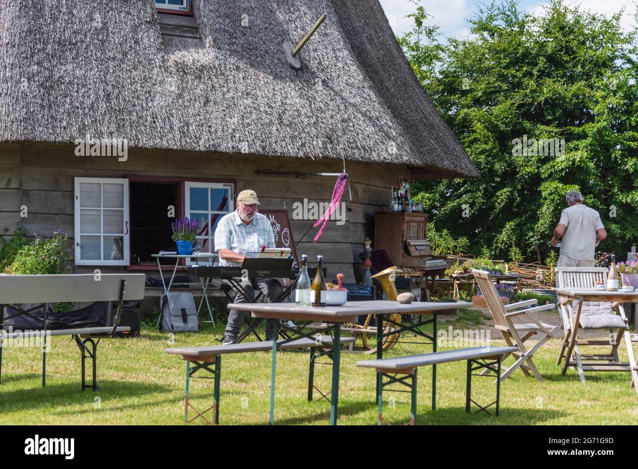 Ausflugslokal, die Mühle Grebin, zum Kaffee und Kuchen mit musikalischer Untermalung Foto Stock