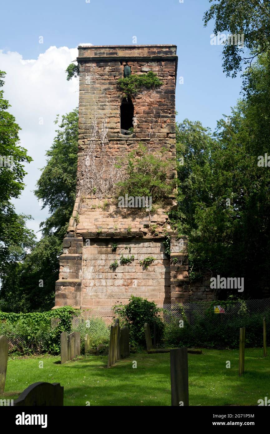 La vecchia torre della chiesa, Shenstone, Staffordshire, Inghilterra, Regno Unito Foto Stock