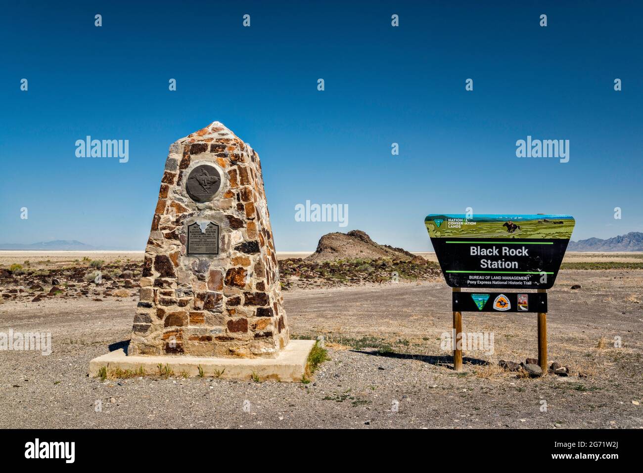 Monumento a Black Rock Station, Pony Express Trail, Back Country Byway, Great Basin, Utah, STATI UNITI Foto Stock