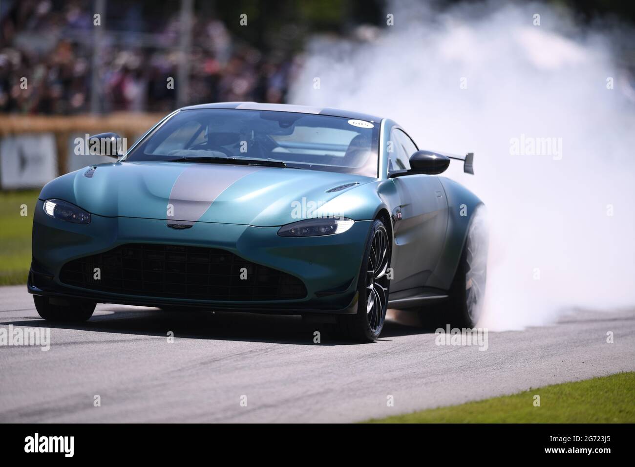 Goodwood House, Chichester, Regno Unito. 9 luglio 2021. Goodwood Festival of Speed; Day Two; Aston Martin Vantage compete nel Goodwood Hill Climb Credit: Action Plus Sports/Alamy Live News Foto Stock