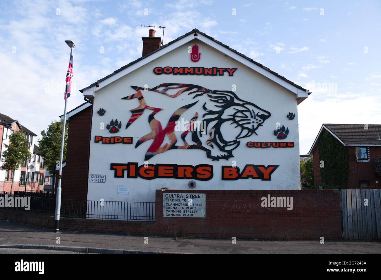 Tigers Bay Community Wall Mural, Cultra Street, Belfast, Irlanda del Nord. Data immagine: 10 luglio 2021 Foto Stock