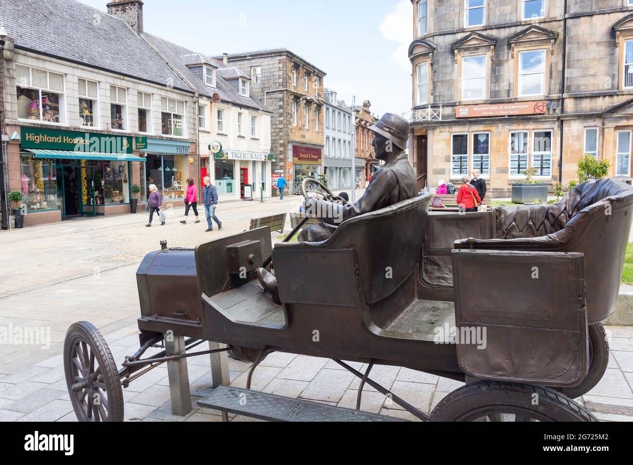 Modello T Ford car sculpture, High Street, Fort William, Highland, Scozia, Regno Unito Foto Stock