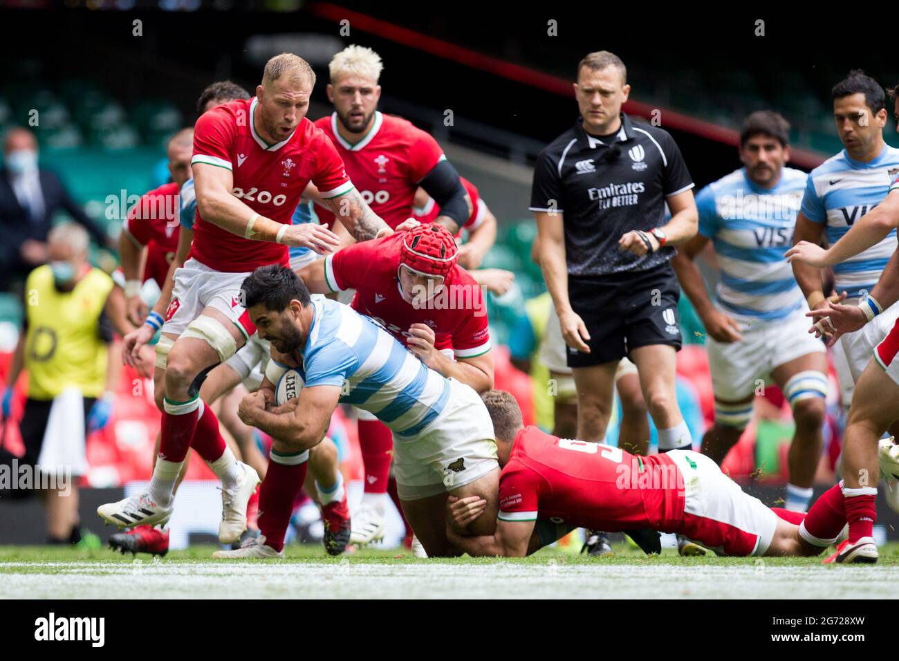 Cardiff, Regno Unito. 10 luglio : Jeronimo de la Fuente (Argentina) controlla la palla durante la partita degli internazionali estivi 2021 tra Galles e Argentina al Principato Stadium. Foto Stock