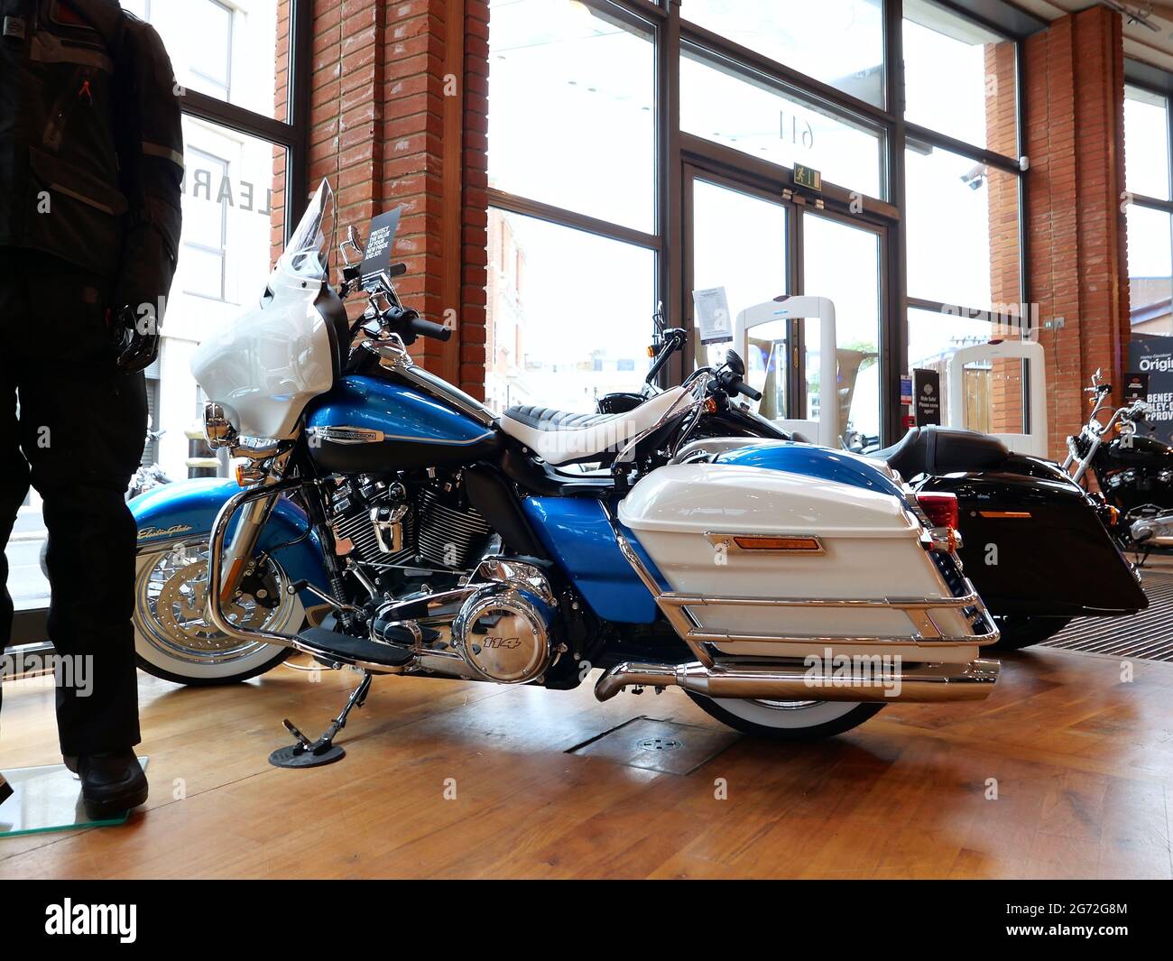 Harley-Davidson di Warr è il gruppo di concessionari Harley autorizzato più  vecchio e più grande d'Europa, con due sedi premiate a Londra. Fondata nel  1924, i nostri servizi includono Vendite nuove e