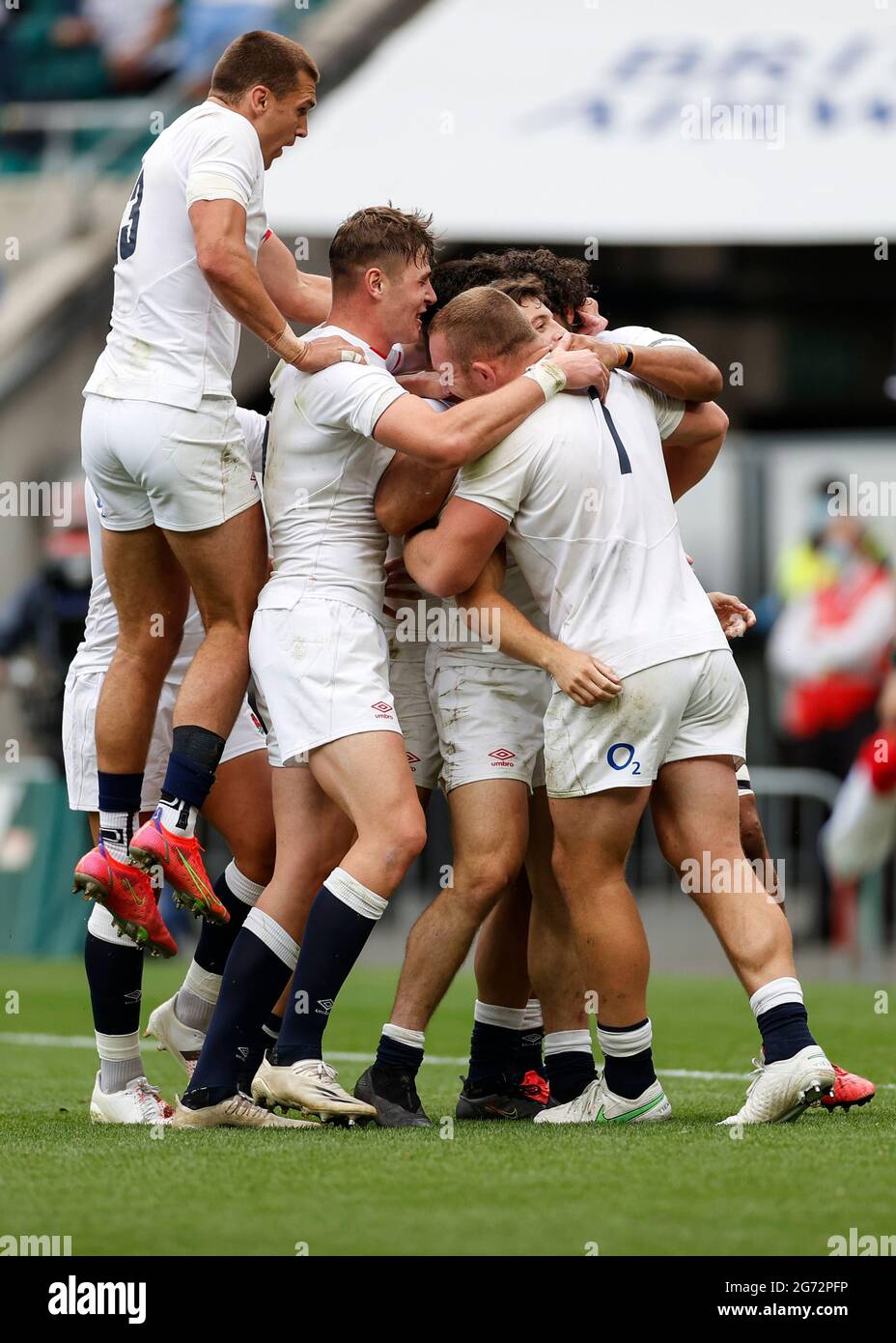 Twickenham, Londra, Regno Unito. 10 luglio 2021. International Rugby Union England Versus Canada; celebrazioni del Team per l'Inghilterra Credit: Action Plus Sports/Alamy Live News Foto Stock