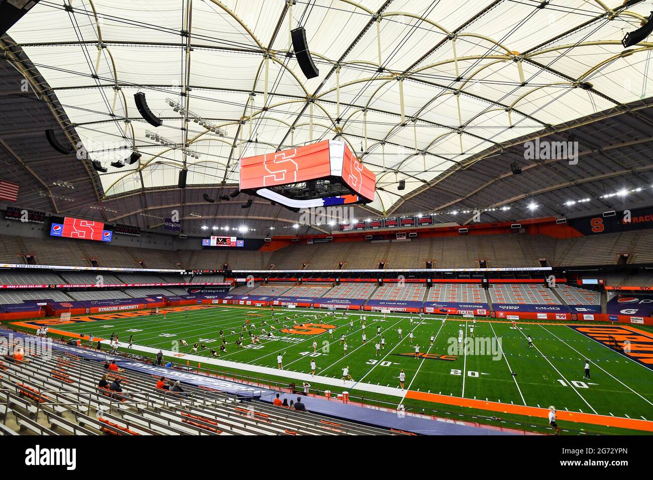 10 aprile 2021: Vista generale del Carrier Dome prima di una partita di lacrosse delle donne della NCAA tra i Cavaliers della Virginia e l'Orange di Siracusa sabato 10 aprile 2021 a Siracusa, New York. Syracuse ha vinto il 15-12. Rich Barnes/CSM Foto Stock