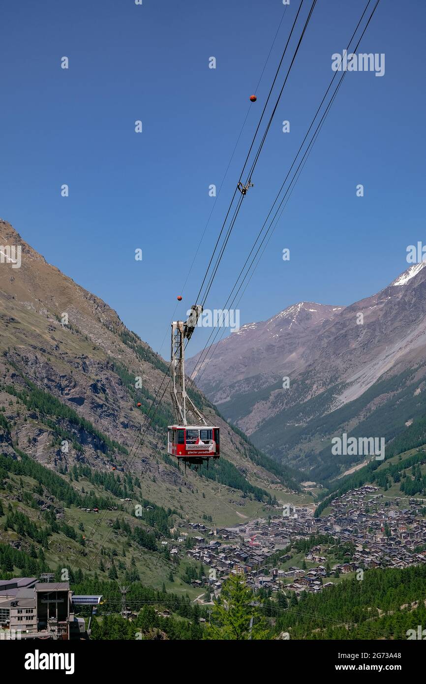 Stazione della funivia nelle Alpi svizzere - Cervino, Furi, Zermatt, Svizzera Foto Stock