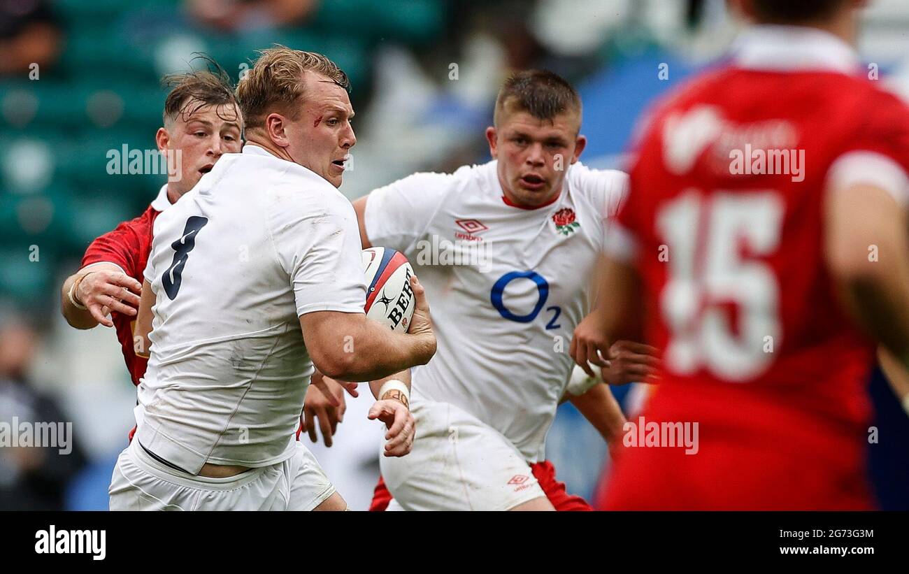 Twickenham, Londra, Regno Unito. 10 luglio 2021. International Rugby Union England Versus Canada; Alex Dombrandt of England Driving hard into Attack Credit: Action Plus Sports/Alamy Live News Foto Stock